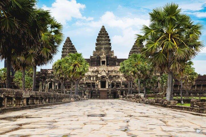 Angkor Wat Temple Tour Sunrise or Sunset with Tour Guide