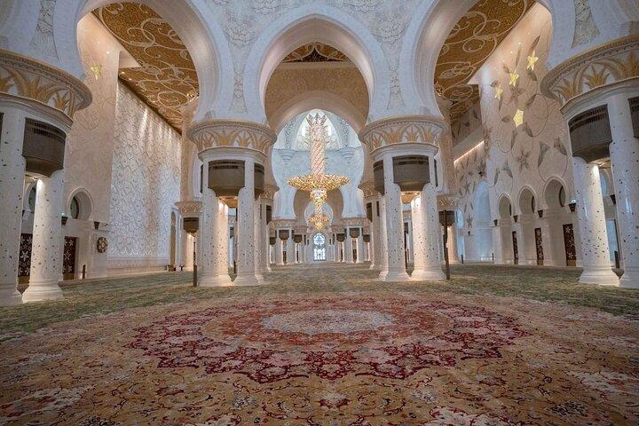 Abu Dhabi Tour with Grand Mosque from Dubai