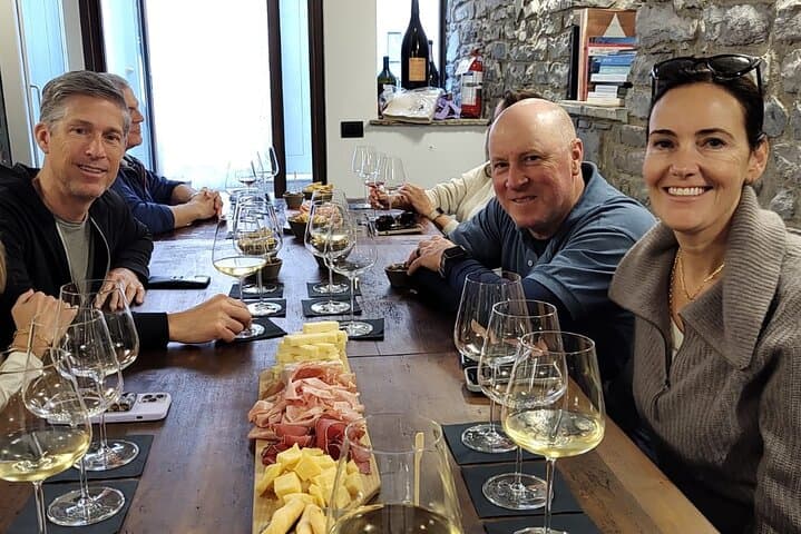 Varenna: guided Walking Tour with Wine & Food tasting