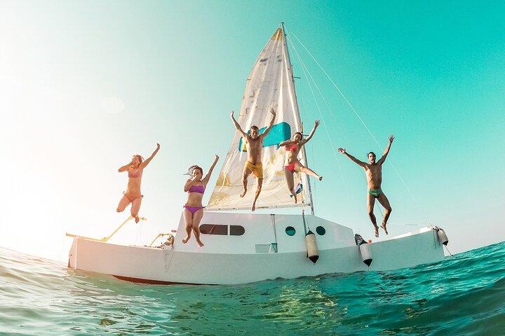 Isla Mujeres Catamaran Snorkeling, Beach Club Lunch and Open bar