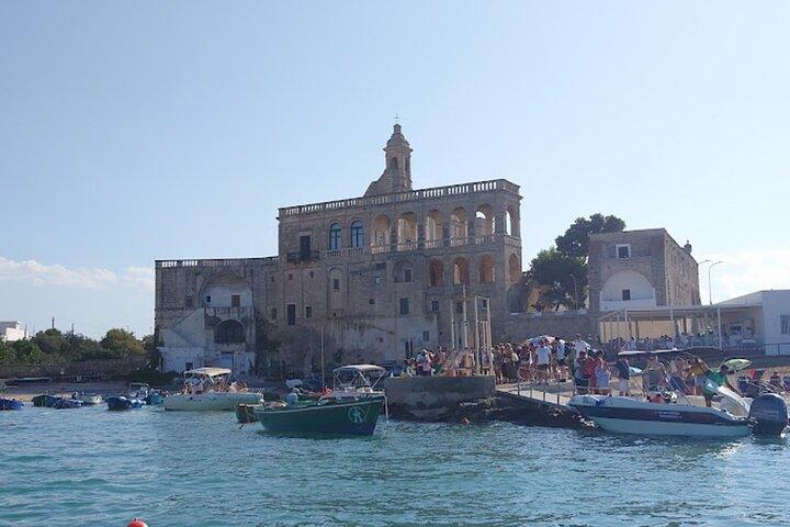Boat Tour in Polignano a Mare and Sea Caves