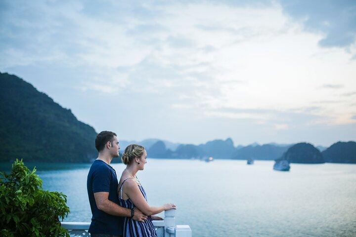 2 Days 1 Night Luxury Halong Bay Cruise Tour from Hanoi