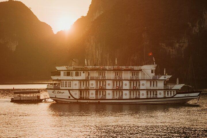 Boutique Cruise 2 Days 1 Night Halong Bay Tour from Hanoi