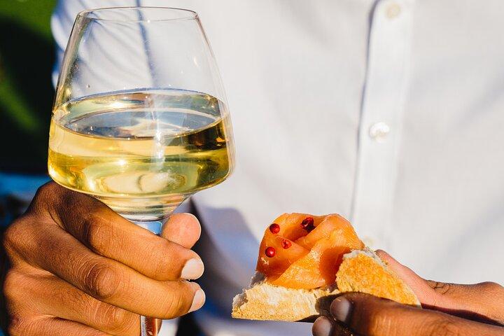 Seine River Rooftop Boat Cruise Aperitif with Drinks