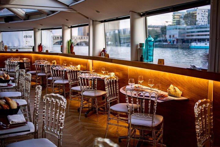Seine River Dinner Cruise with Rooftop and Live Singer