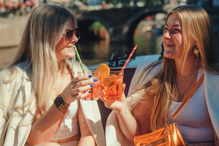 Amsterdam canal cruise in open boat – Guided tour