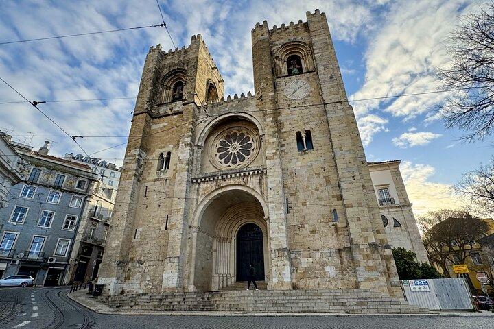 Halfday Sightseeing Lisbon - Must-Sees in 4 Hours by car