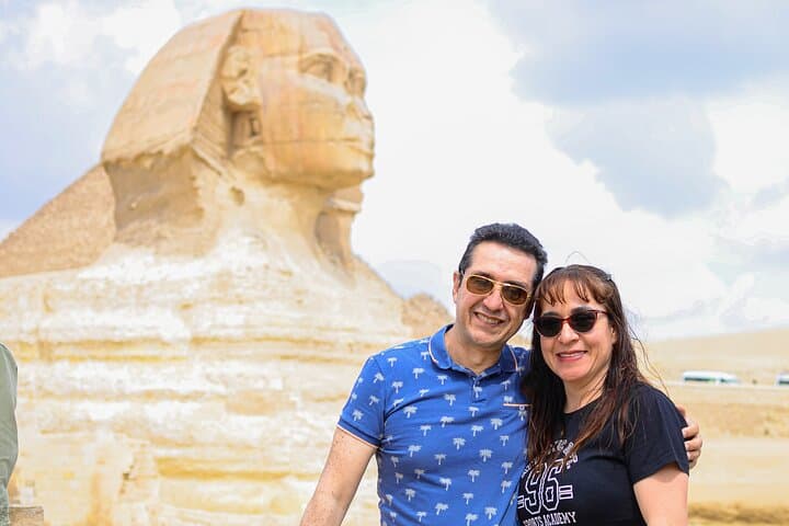 Private Tour of Giza Pyramids with Camel Ride and Pyramid Access