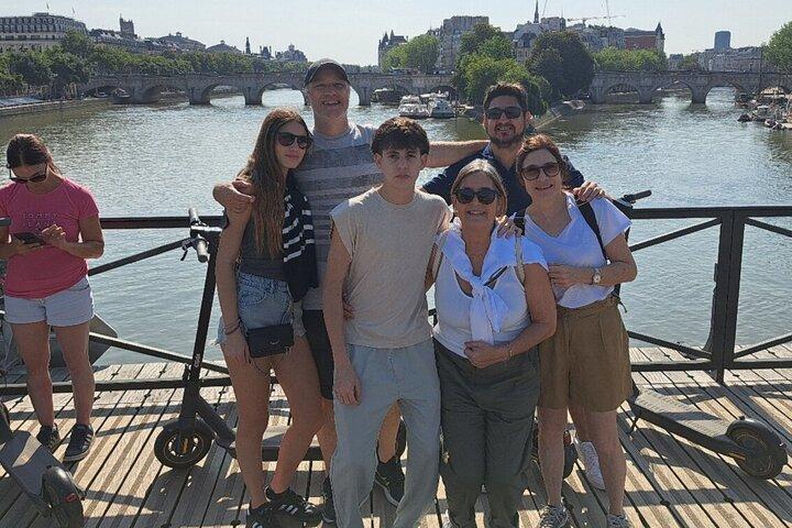 Paris City Tour by E-Scooter with Fun Guide (Small groups)