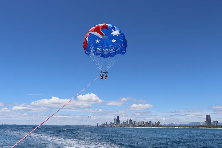 Gold Coast Parasailing – Tandem & Triple Flights