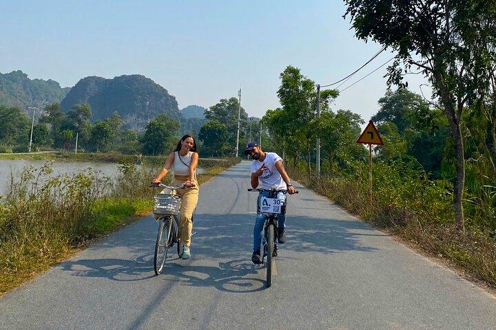 Private Day Trip to Trang An, Bich Dong, Local Family & Mua Caves