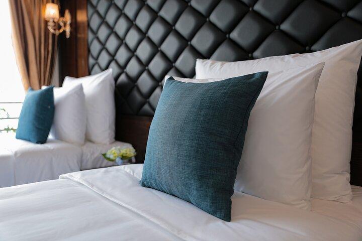 Luxury Cruises 2 day Explore Lan Ha Bay from Hanoi