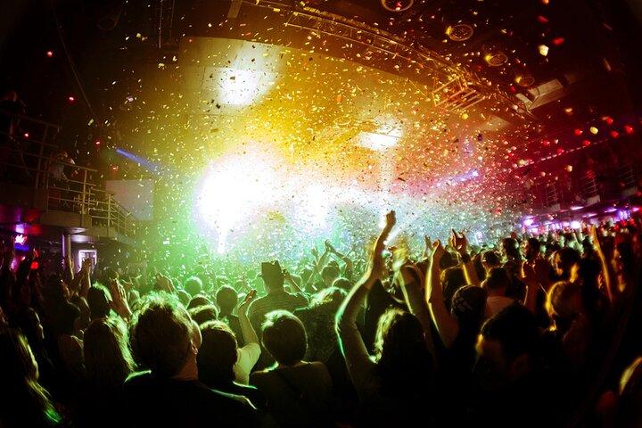 Pub Crawl Barcelona: 4 nightclubs + skip-the-line entry