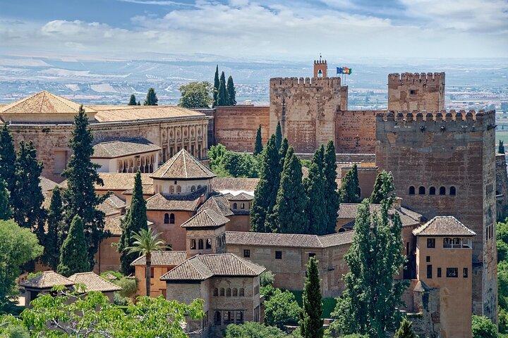 Full Alhambra Tour with Official Guide