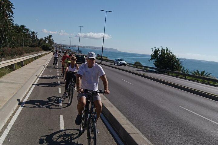 Alicante: Tour Guiado en Bicicleta Eléctrica (E-Bike)