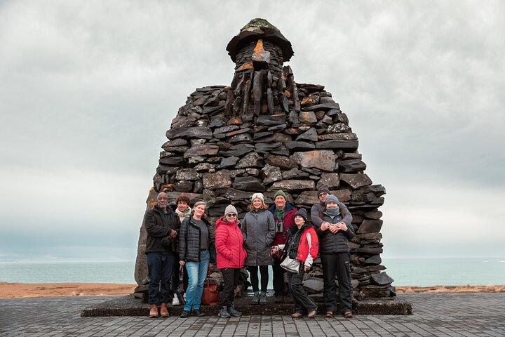 Reykjavik: Small Group Snaefellsnes Peninsula Tour in Spanish