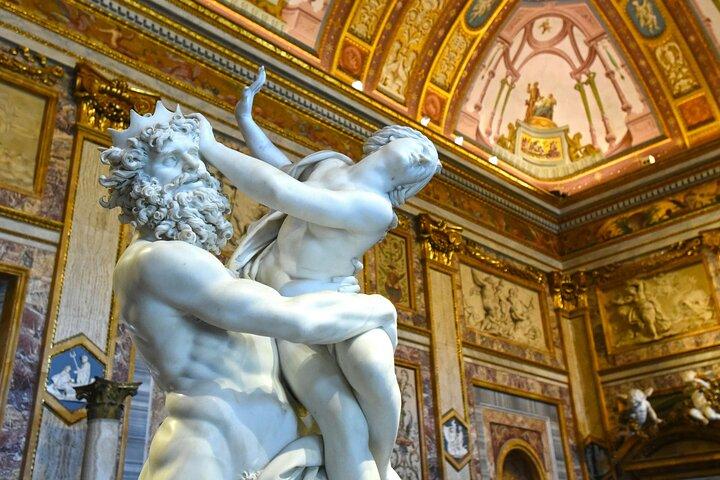 Uffizi Gallery and Pitti Palace Entry Tickets with Host
