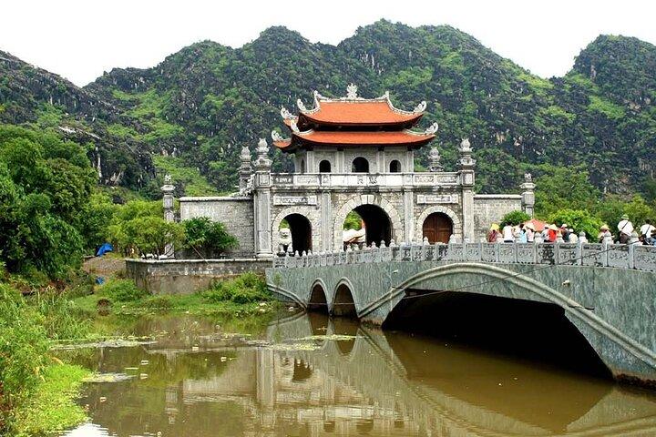 Luxury Tour Adventure Bich Dong Pagoda Hoa Lu Tam Coc Mua Cave