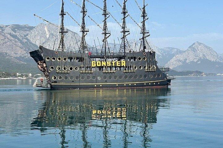Antalya / Belek / Kemer : GONSTER Pirate Party Boat Lunch & Drink