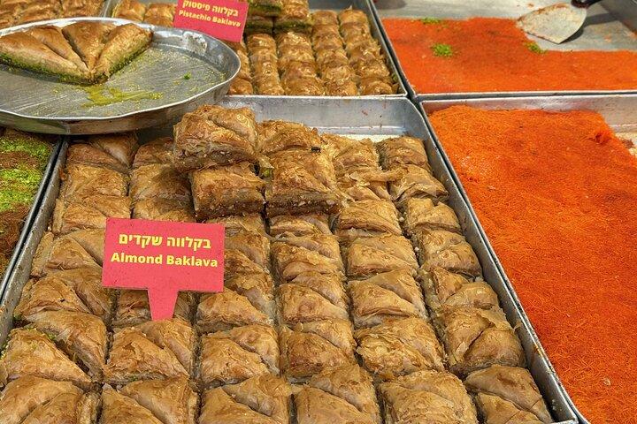 Tel Aviv: Carmel Market Food Tasting Tour “Shuk Hacarmel”