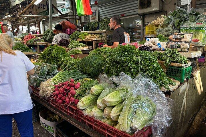 Tel Aviv: Carmel Market Food Tasting Tour “Shuk Hacarmel”