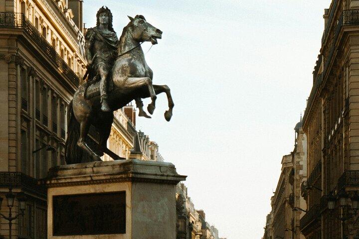 Authentic French Food and Wine Tour of Paris