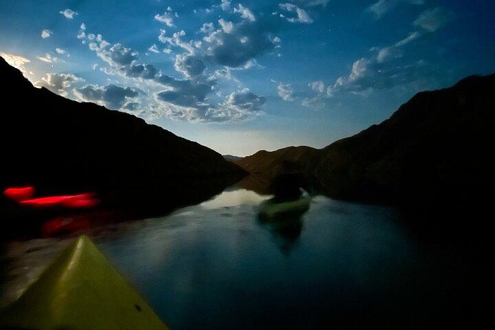 2-Day Hoover Dam Kayaking and Camping Tour with 6 Hot Springs