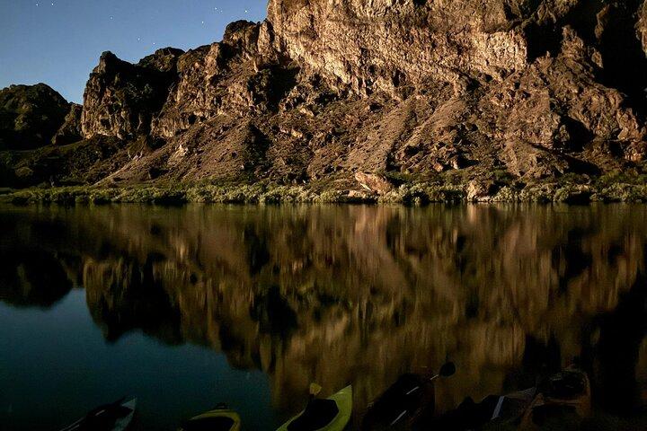 2-Day Hoover Dam Kayaking and Camping Tour with 6 Hot Springs