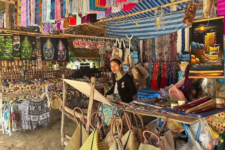 Full Day Trip Around Chiang Rai Highlights with Pick up