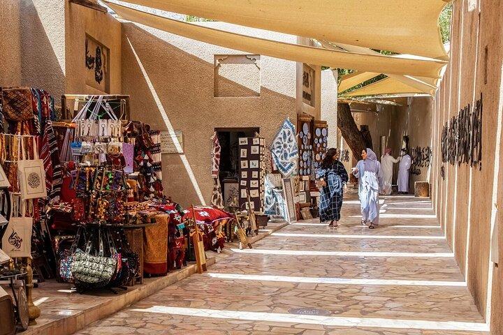 Old Dubai Walking Tour: Visit of Historical Village & Souks