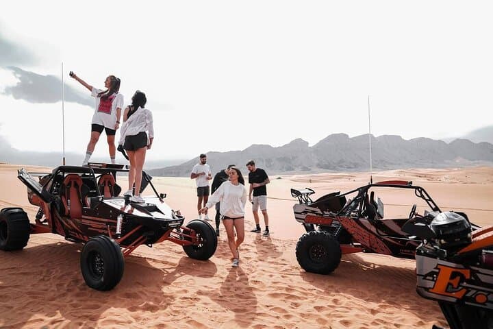 Dubai: VIP Evening Desert Safari, Quad, Camel & Dinner