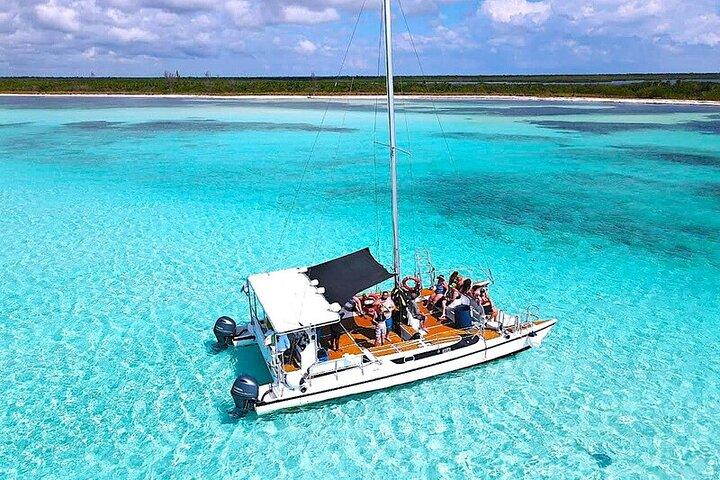 Catamaran Snorkel Adventure to El Cielo and The Money Bar Beach