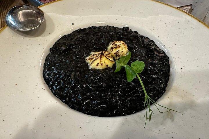 Dubrovnik Food, Wine & History Tour - Small-Group Experience