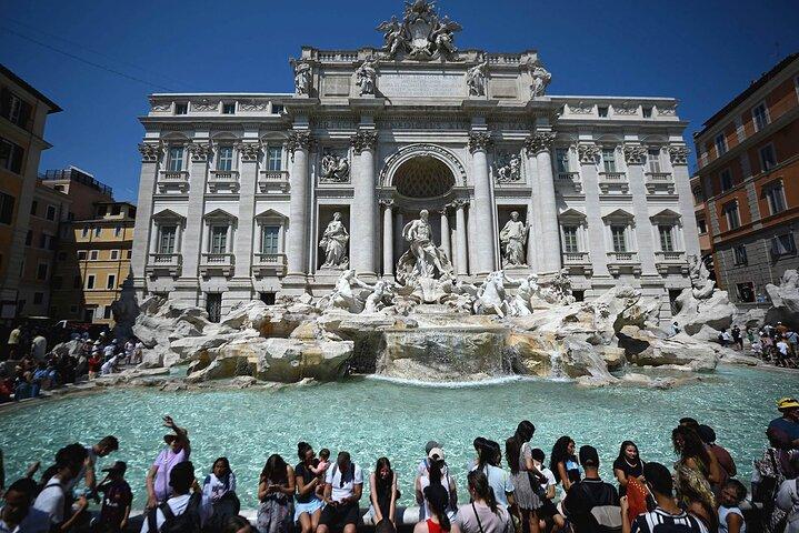 Rome:Tour of the Trevi Fountain and its Underground Secrets+Ebook