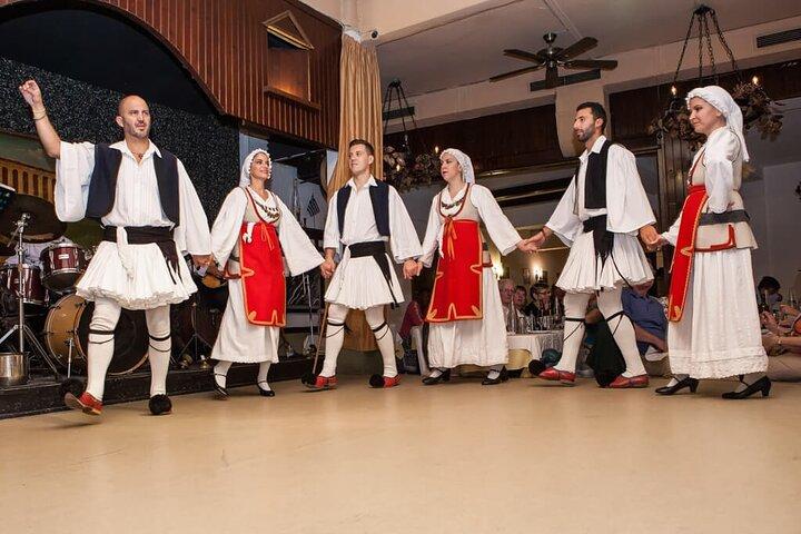 Athens Night Sightseeing Tour with Greek Dinner Show