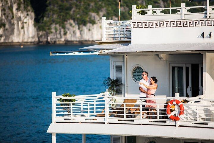 3N2D Explorer Halong Bay Tung Sau Trinh Nu with Private Cruise