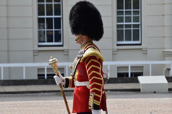 London Changing of the Guard & Royal Family Private Walking Tour