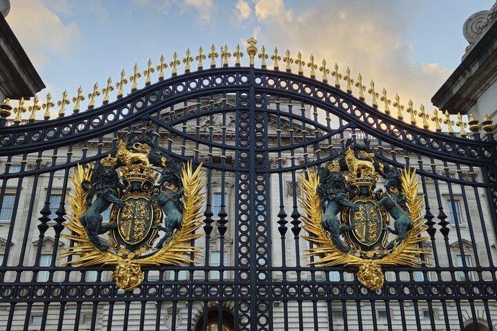 London Changing of the Guard & Royal Family Private Walking Tour