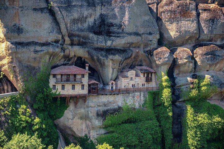 2 days Spanish guided tour in Delphi and Meteora