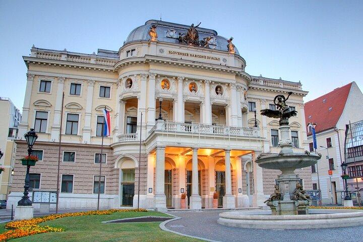 Private day trip from Budapest to Bratislava, Vienna, and back