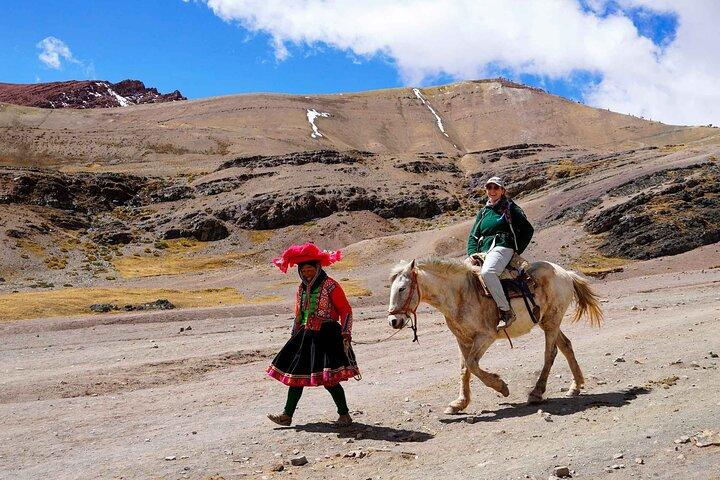 Cusco: Rainbow Mountain & Red Valley Premium Day Trip with Meals