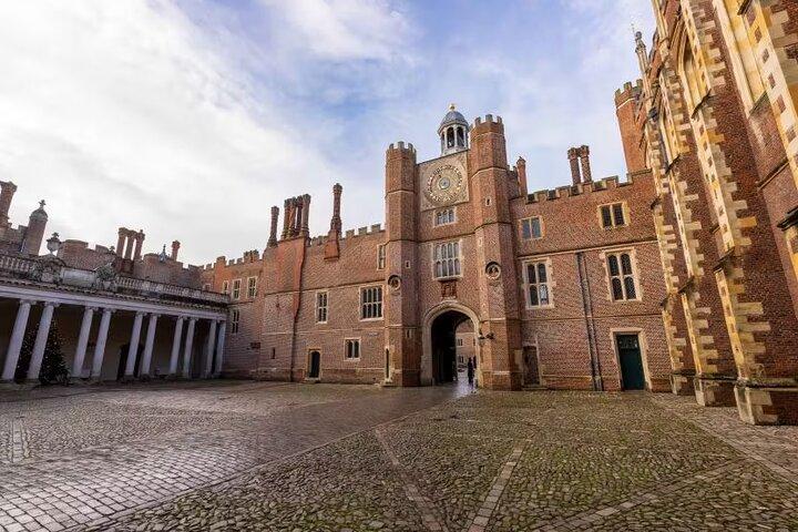 Windsor Castle and Hampton Court Palace Private Tour