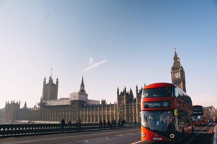 Windsor Castle and Hampton Court Palace Private Tour