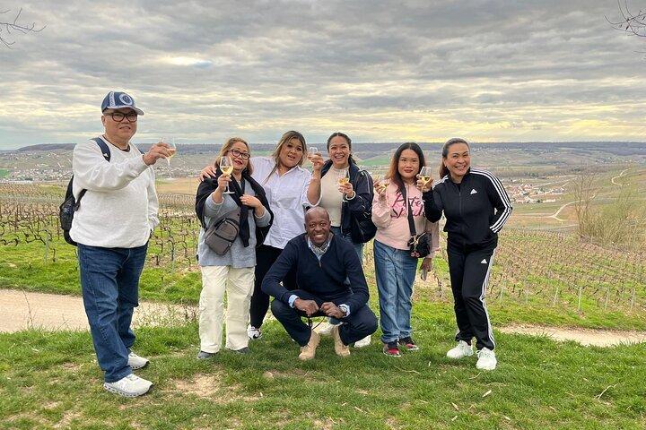 One Day Tour in Champagne with Lunch and Tasting