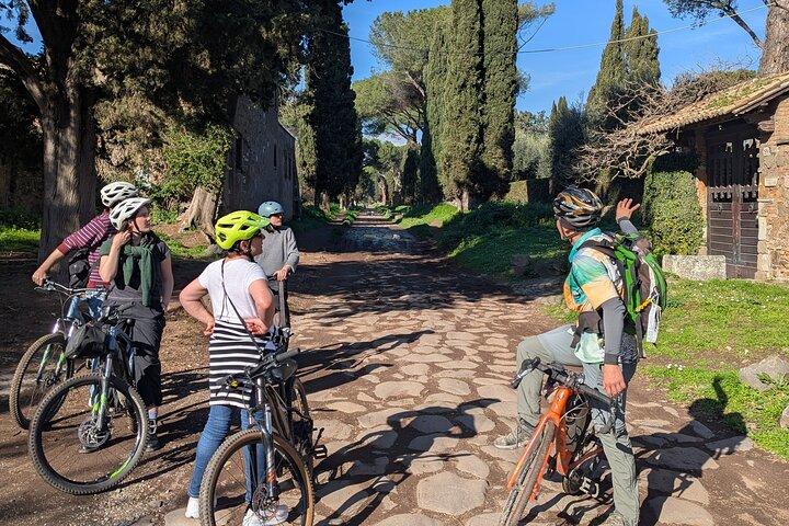 Rome: Appia Antica E-Bike tour with Rome's Underground Labyrinth