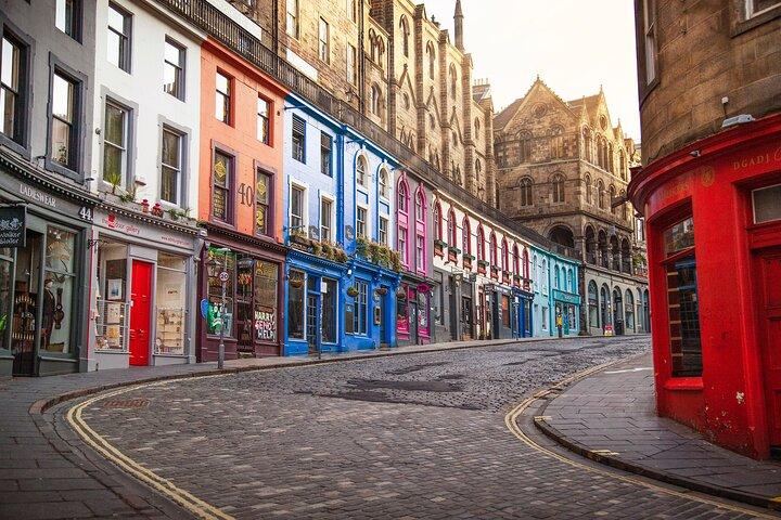 Edinburgh Castle and Royal Mile Walking Tour - Ticket Included