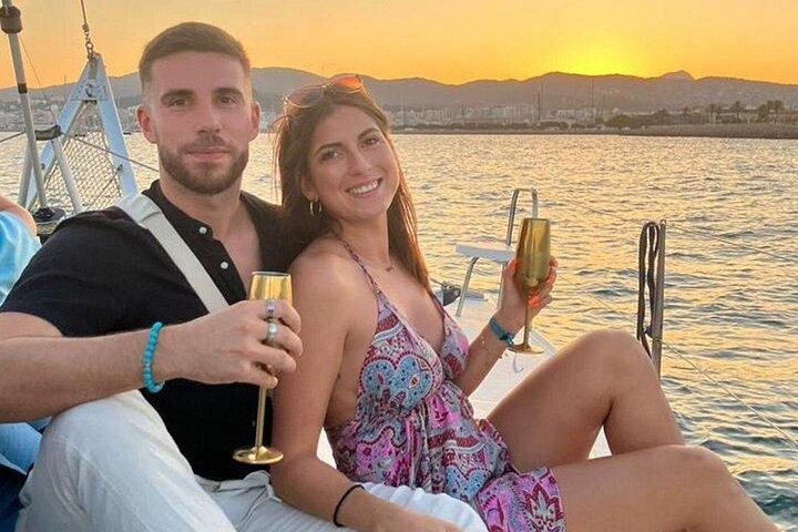 Palma 2-Hour Sunset Catamaran Cruise with Appetizer and Canapés