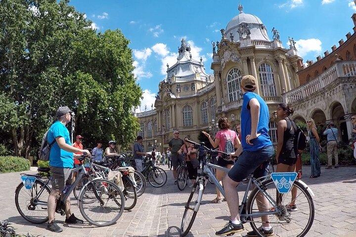 Budapest Highlights Bike Tour with a local guide