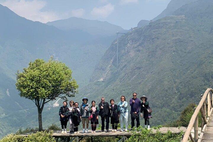 Private Car Tour to Lonely Tree, Heavens Gate and Glass Bridge