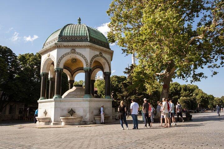 Istanbul: Full Day Private Guided Tour of Iconic Landmarks